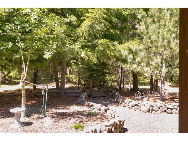 44 Lonesome PInes Dr, Trout Lake, WA 98650