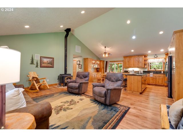 44 Lonesome PInes Dr, Trout Lake, WA 98650