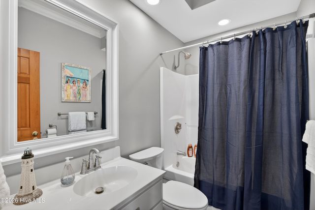 103 Mcleod Avenue, Holly Ridge, NC 28445