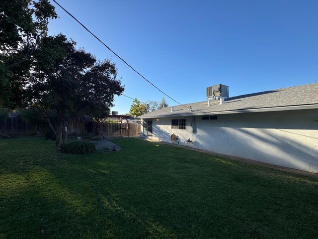 7428 Autumn Ave, Citrus Heights, CA 95621