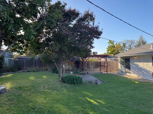 7428 Autumn Ave, Citrus Heights, CA 95621