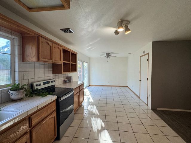 7428 Autumn Ave, Citrus Heights, CA 95621