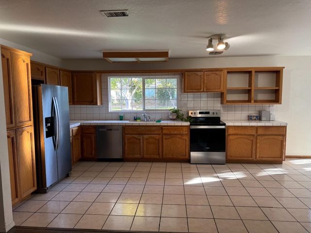 7428 Autumn Ave, Citrus Heights, CA 95621