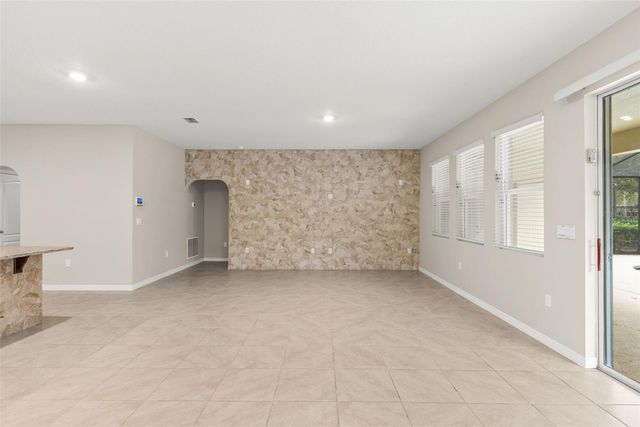 5121 OAKBOURNE AVENUE, Davenport, FL 33837