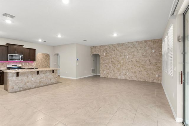 5121 OAKBOURNE AVENUE, Davenport, FL 33837