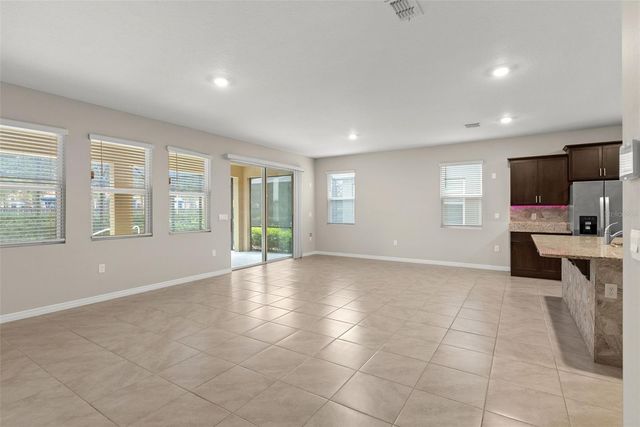 5121 OAKBOURNE AVENUE, Davenport, FL 33837