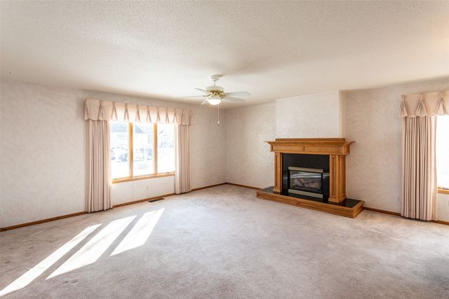 1906 Lowell Street, Granger, IA 50109