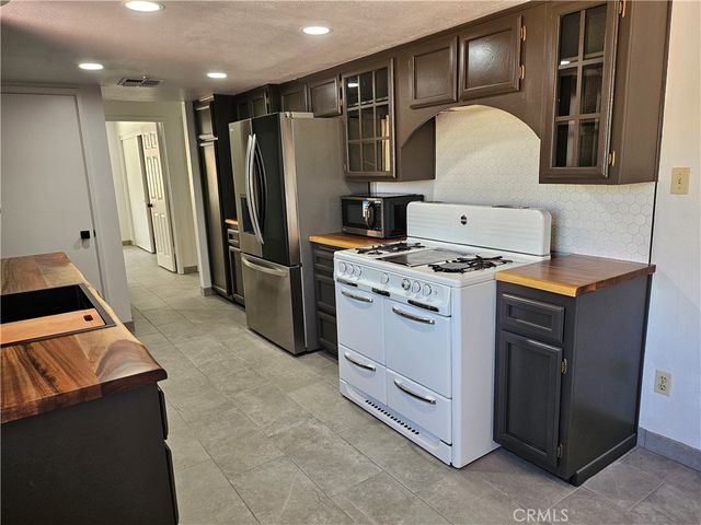 9041 Puesta Del Sol, Desert Hot Springs, CA 92240
