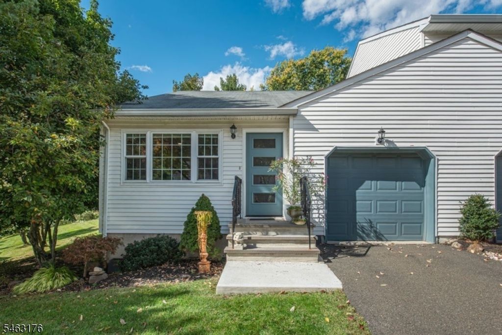 32 Bowfell Ct, Wayne Twp., NJ 07470 — exterior