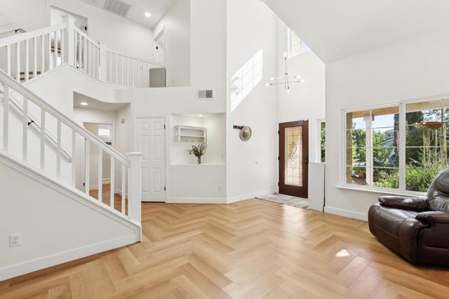 1303 Caceres Ct, Davis, CA 95618