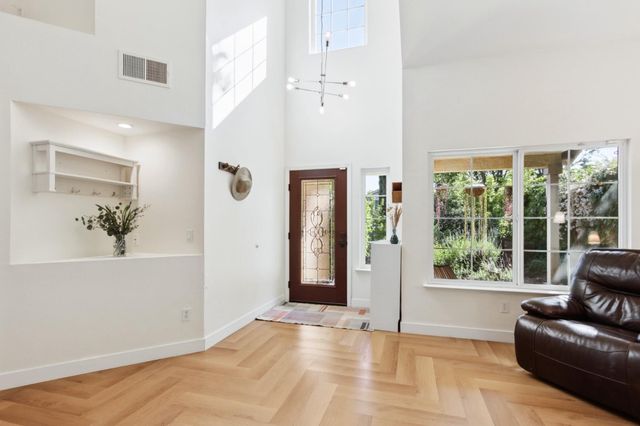 1303 Caceres Ct, Davis, CA 95618