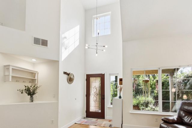 1303 Caceres Ct, Davis, CA 95618