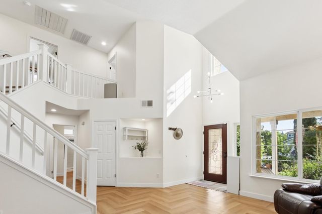 1303 Caceres Ct, Davis, CA 95618