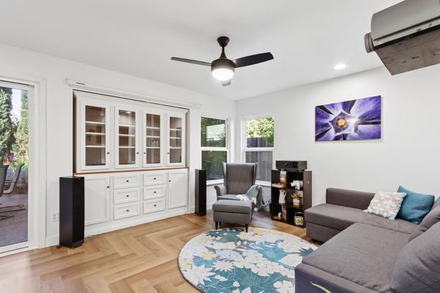 1303 Caceres Ct, Davis, CA 95618