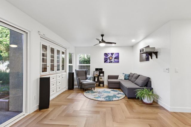 1303 Caceres Ct, Davis, CA 95618