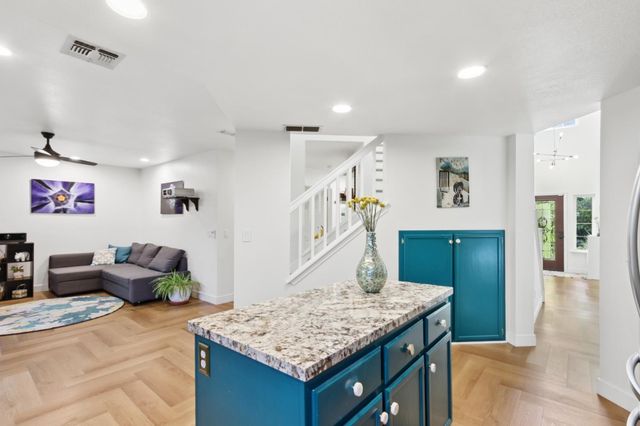 1303 Caceres Ct, Davis, CA 95618