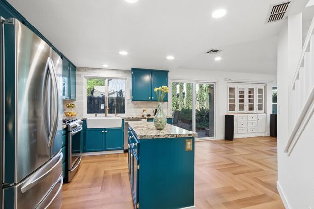 1303 Caceres Ct, Davis, CA 95618