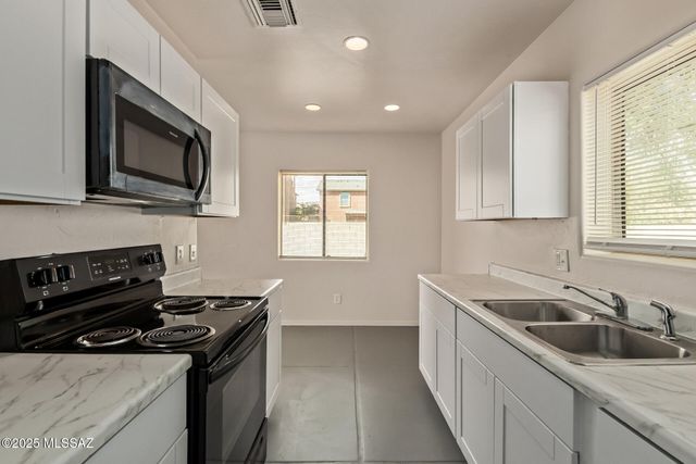 1025 E 24th Street, Tucson, AZ 85713