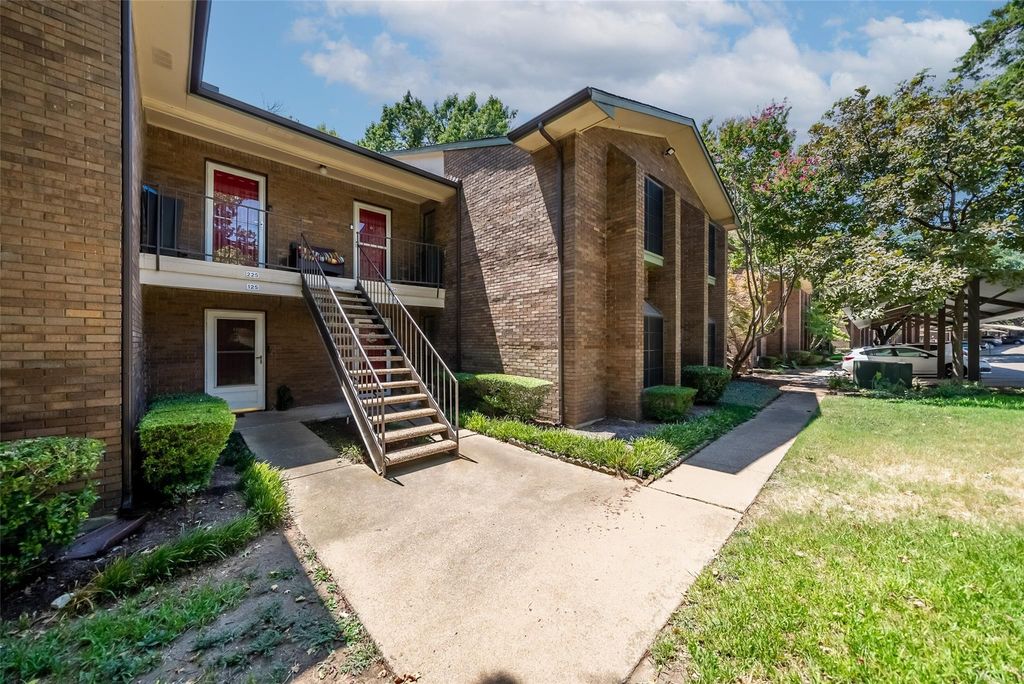 2505 Wedglea Drive 126, Dallas, TX 75211