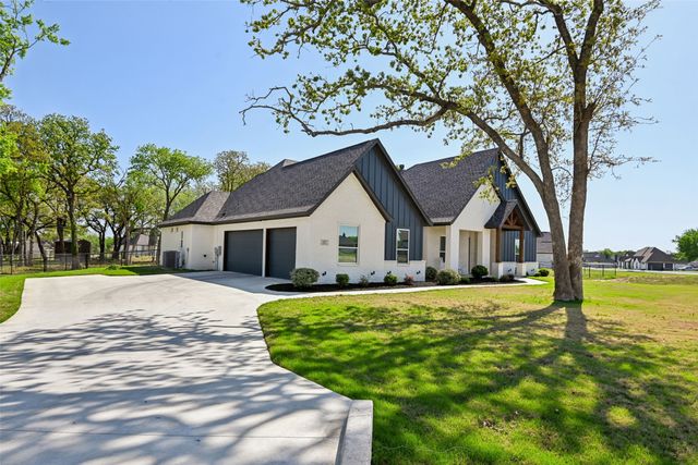 127 Clayton Crossing, Springtown, TX 76082