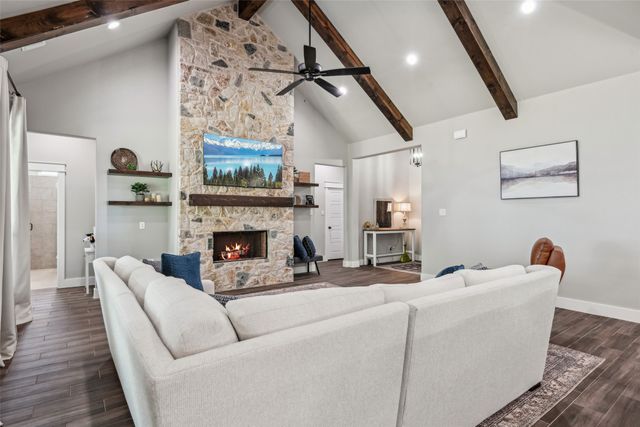 127 Clayton Crossing, Springtown, TX 76082