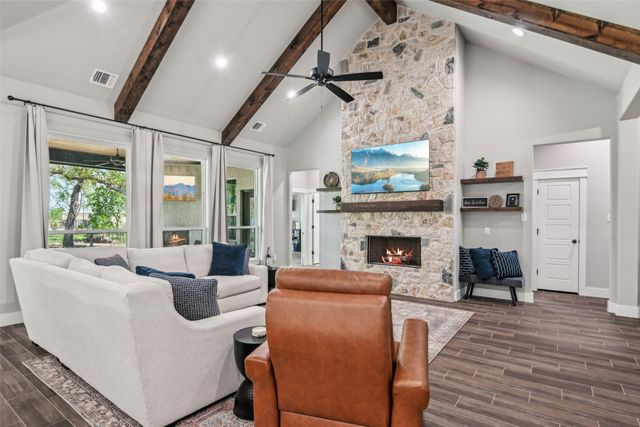 127 Clayton Crossing, Springtown, TX 76082