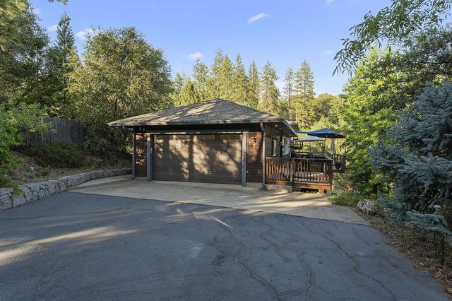 198 Sweetwater Dr, Murphys, CA 95247