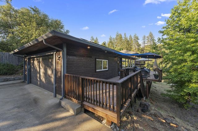 198 Sweetwater Dr, Murphys, CA 95247
