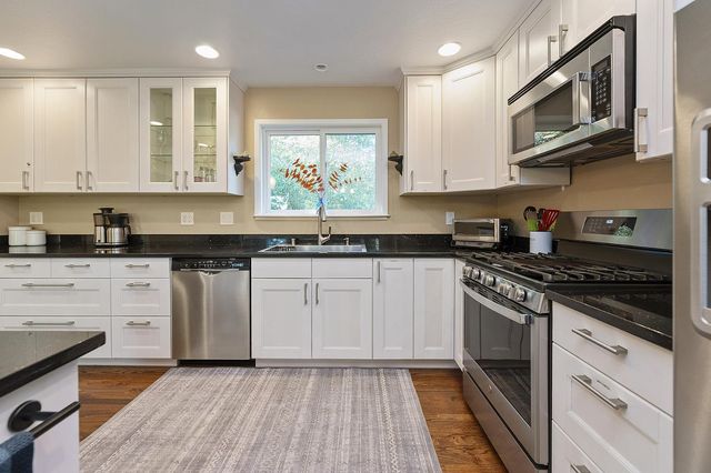 198 Sweetwater Dr, Murphys, CA 95247