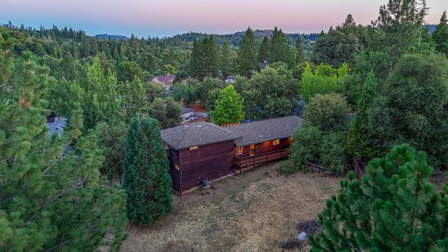 198 Sweetwater Dr, Murphys, CA 95247