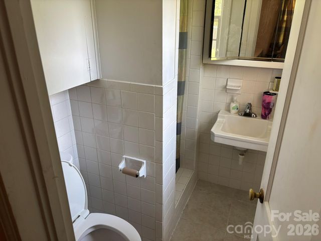 104 Turley Falls Road, Hendersonville, NC 28739