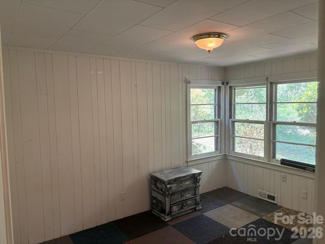 104 Turley Falls Road, Hendersonville, NC 28739