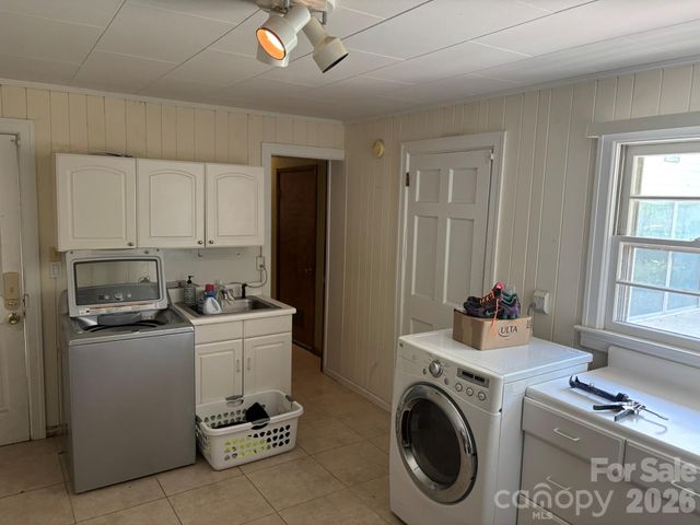 104 Turley Falls Road, Hendersonville, NC 28739