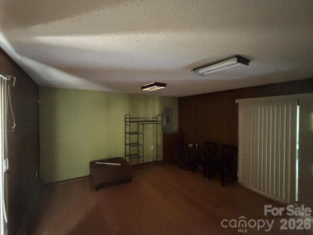 104 Turley Falls Road, Hendersonville, NC 28739