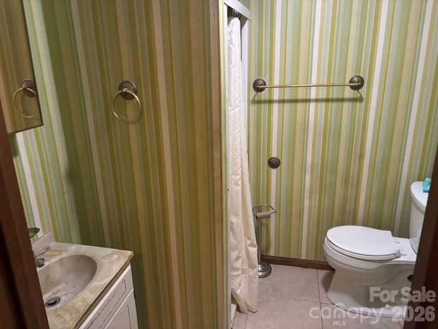 104 Turley Falls Road, Hendersonville, NC 28739