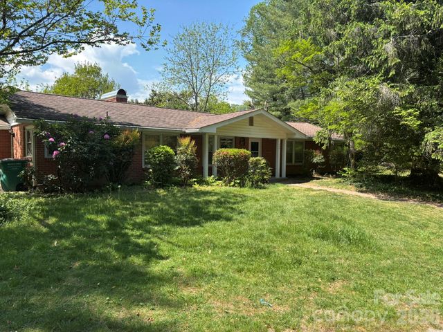 104 Turley Falls Road, Hendersonville, NC 28739
