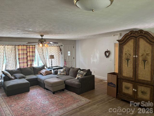 104 Turley Falls Road, Hendersonville, NC 28739