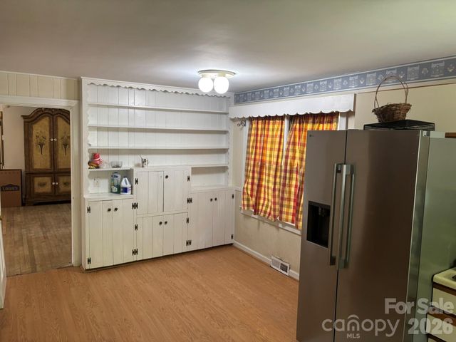 104 Turley Falls Road, Hendersonville, NC 28739