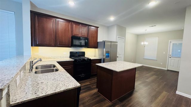 10473 Pineland Drive, Conroe, TX 77378