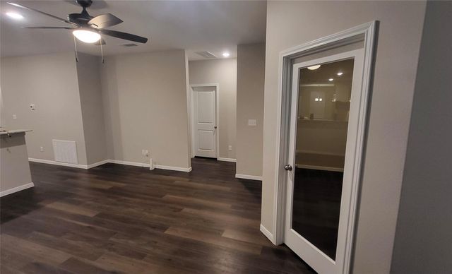 10473 Pineland Drive, Conroe, TX 77378