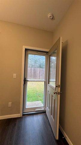 10473 Pineland Drive, Willis, TX 77378