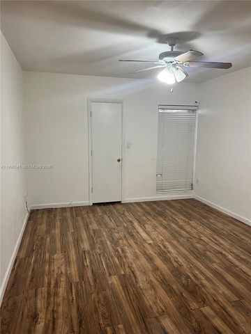 7411 Twin Sabal Dr 7411, Miami Lakes, FL 33014