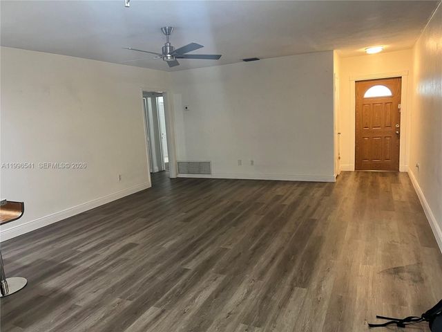 7411 Twin Sabal Dr 7411, Miami Lakes, FL 33014