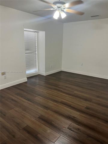 7411 Twin Sabal Dr 7411, Miami Lakes, FL 33014