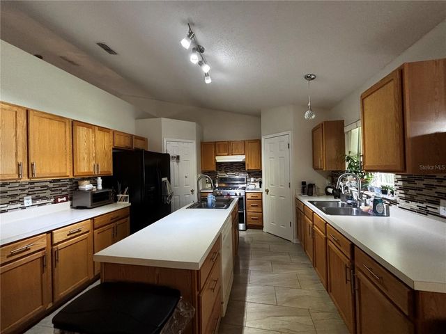 8 BOTANY LANE, Palm Coast, FL 32137