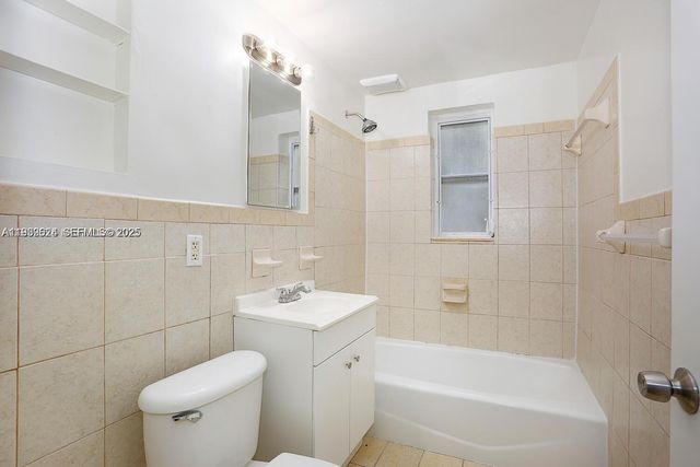 27 Phoenetia Ave 3, Coral Gables, FL 33134