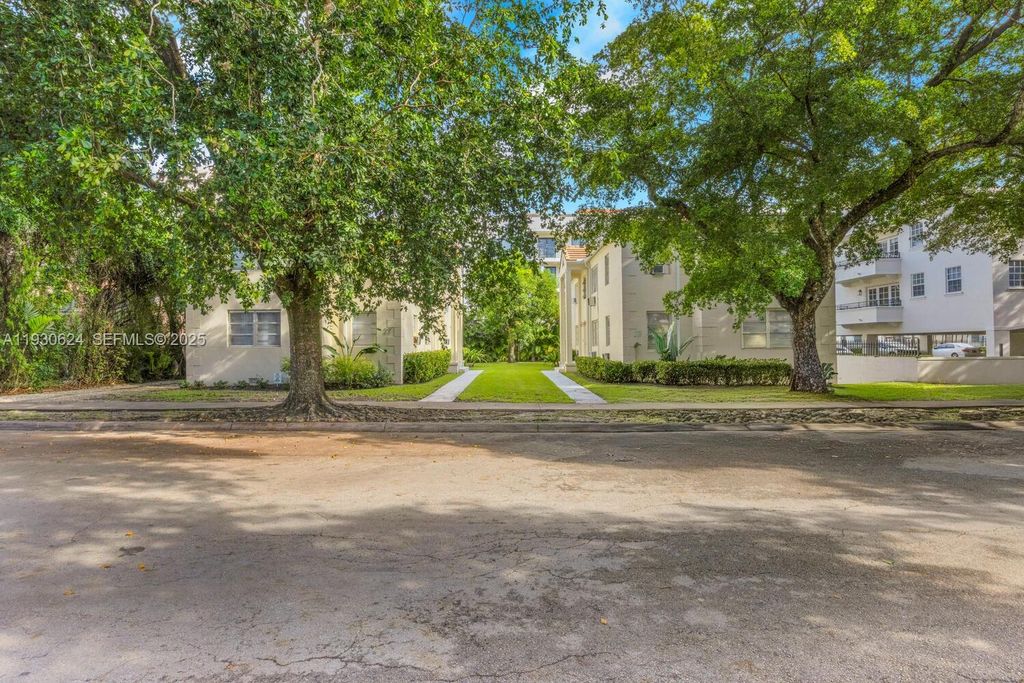 27 Phoenetia Ave 3, Coral Gables, FL 33134
