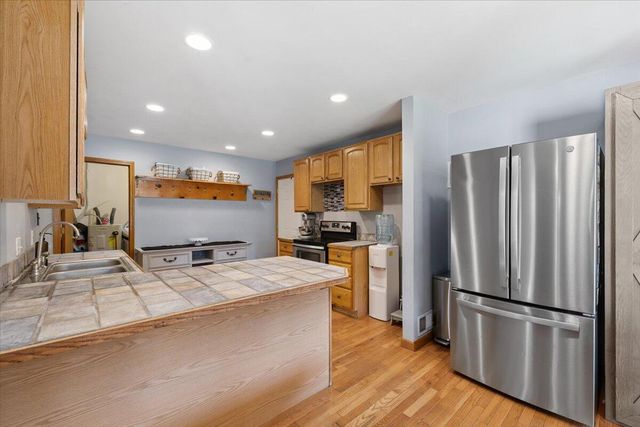 11265 W Coon Lake Road, Webberville, MI 48892