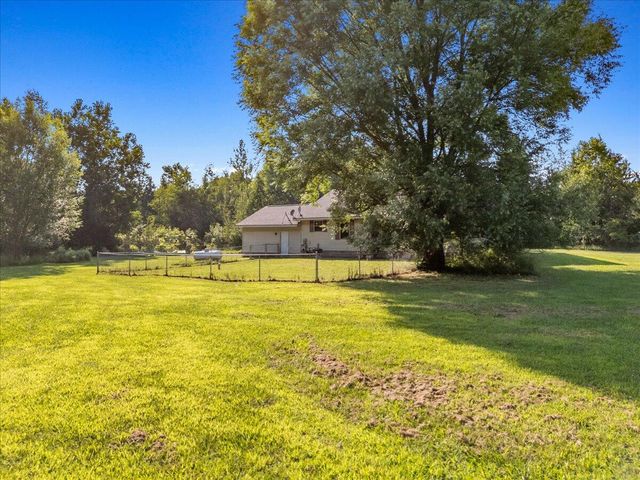 11265 W Coon Lake Road, Webberville, MI 48892