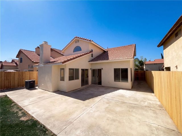 1947 Neptune Drive, Perris, CA 92571